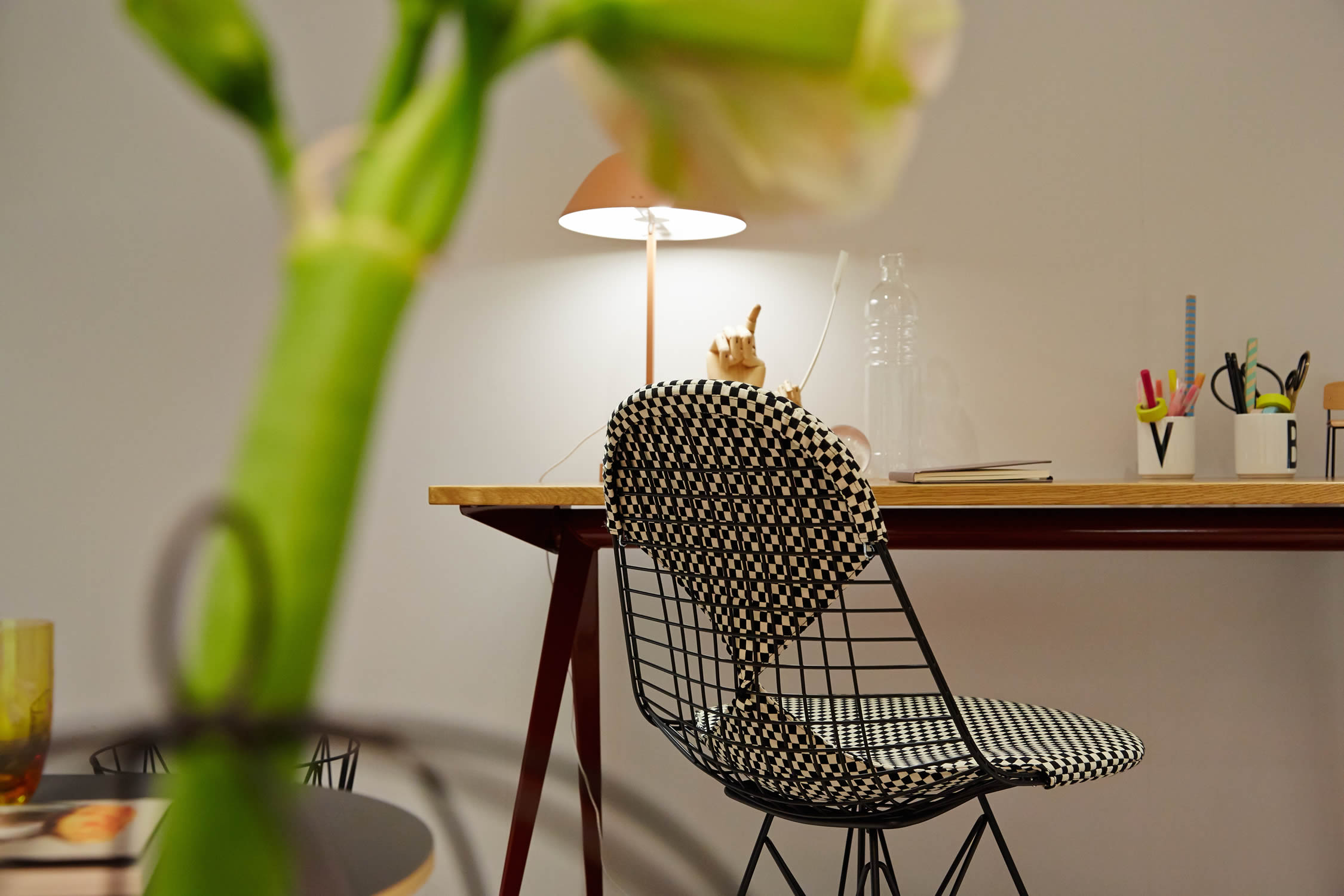 创意安博网页版 - 坐具|餐椅|办公安博网页版|安博anbo（中国）安博网页版|伊姆斯金属线椅（舒适版）